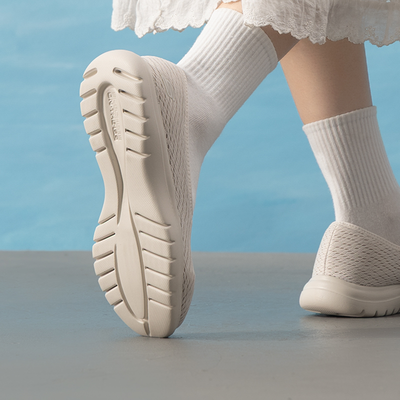 スケッチャーズ 136505-NAT レディース スリップオ - Women Shoes Hong Kong のレビューと価格