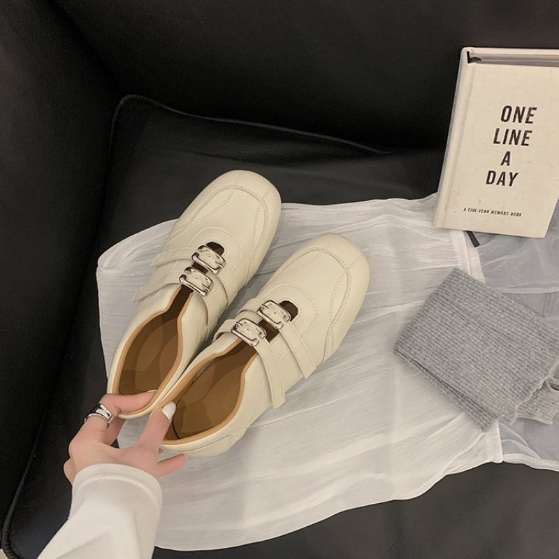 ファッションレディース ラウンドトゥ ダブルメタルバックル  - Pointed Toe Flat のレビューと価格