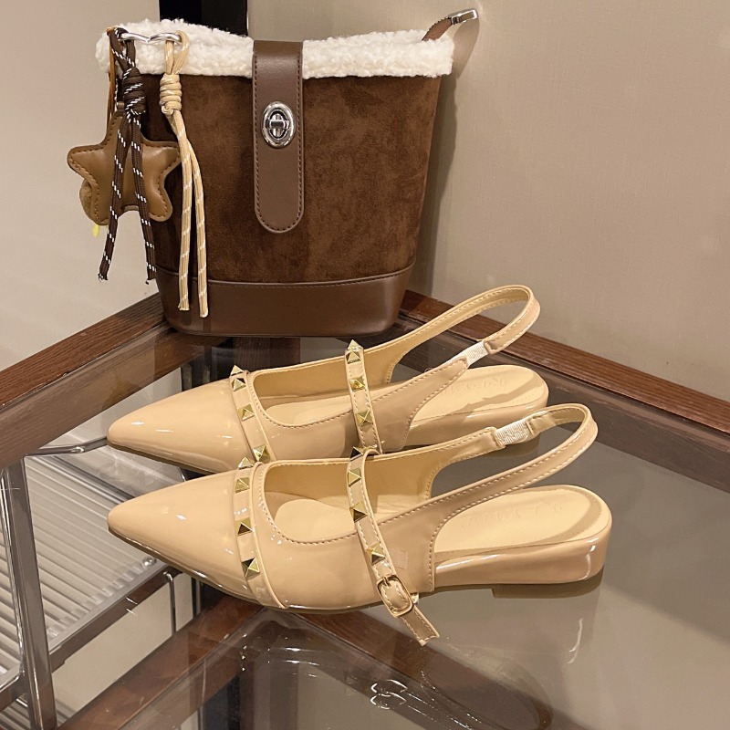 2026年ニューデザインフレンチリベットヒールサンダル -  - Pointed Toe Flat のレビューと価格