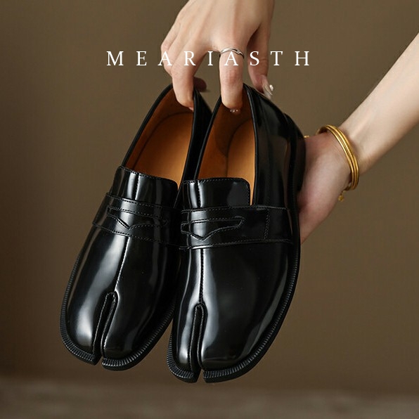 黒のタビシューズ、スプリットトゥ、パテントレザー、女性用ロー - Women'S Shoes Loafers Black のレビューと価格
