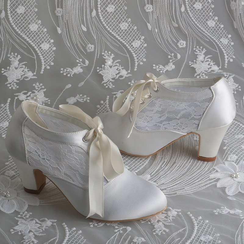 カスタマイズされたブロックヒールブライダルシューズブーツアイ - Ribbon Tie Heel のレビューと価格