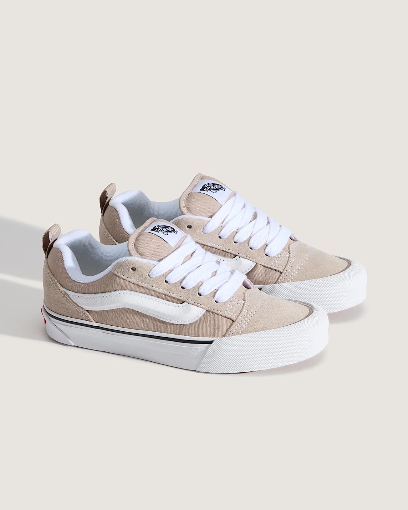 VANS レディース Knu Skool シューズ - Women Shoes Vans のレビューと価格