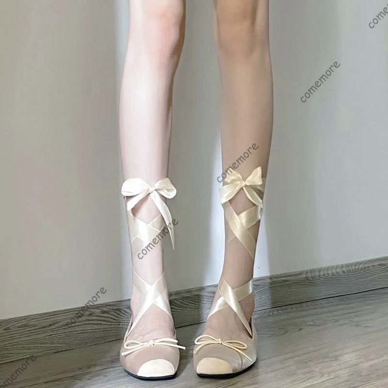 レディースサテンリボンタイバレエシューズスクエアトゥアンクル - Ribbon Tie Heel のレビューと価格