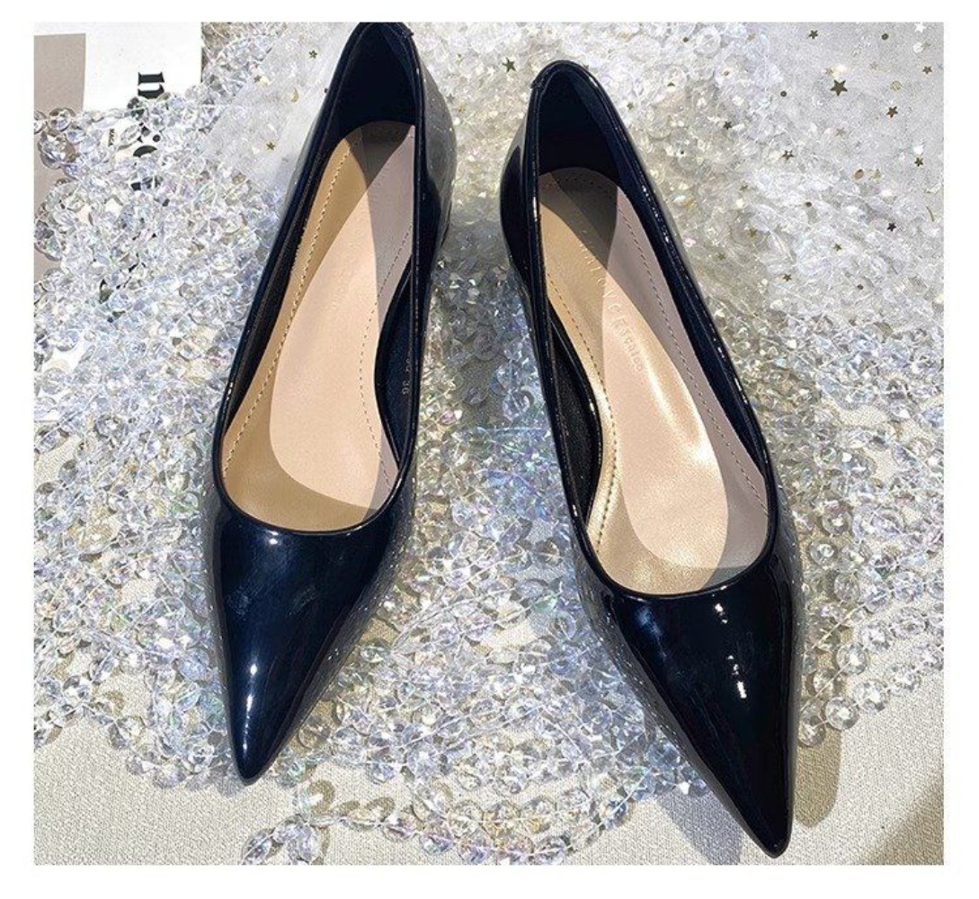 フランス風のパテントレザーのポインテッドトゥシングルシューズ - Pointed Toe Flat のレビューと価格