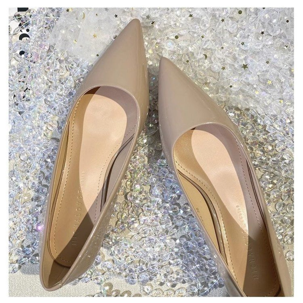 フランス風のパテントレザーのポインテッドトゥシングルシューズ - Pointed Toe Flat のレビューと価格