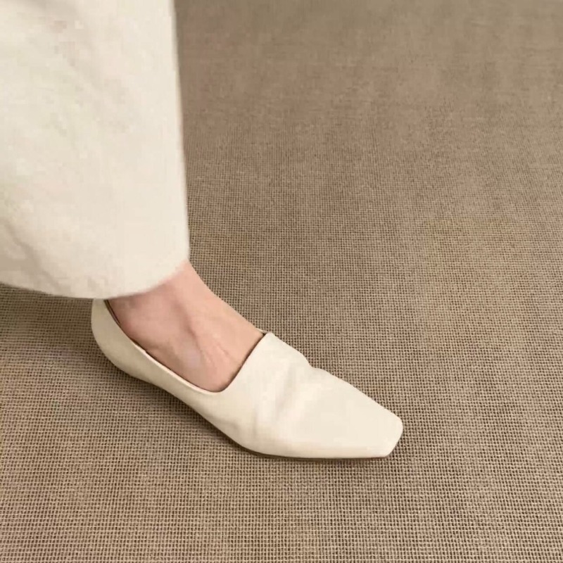 レトロフラットローファー レディース スリッポン ブリティッ - Pointed Toe Flat のレビューと価格